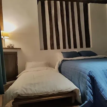 Un Temps Ailleurs Апартаменты *